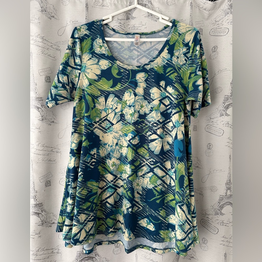 LuLaRoe Perfect T